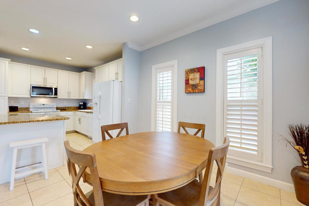 Photo of Kitchen in Emerald Waters Village