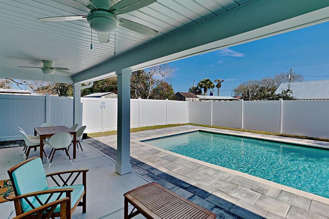 Photo of Patio Balcony in Laguna Beach Estates