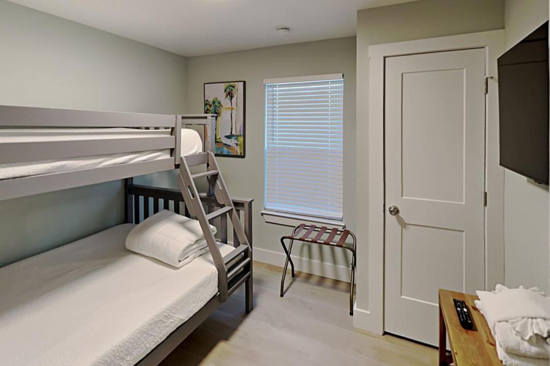 Photo of Bedroom in Laguna Beach Estates