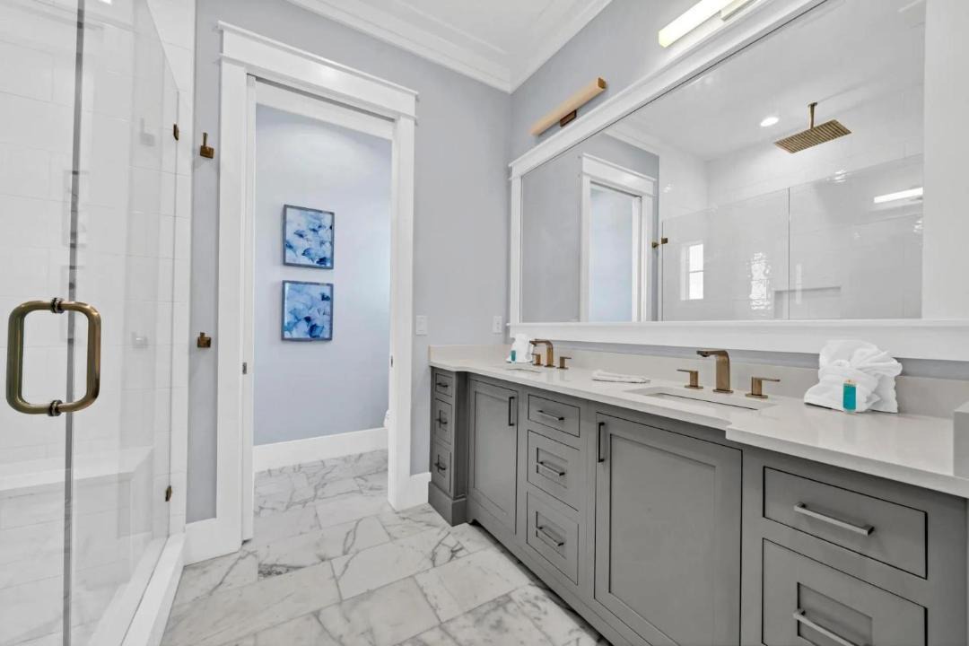 Photo of Bathroom in Gulfview Heights