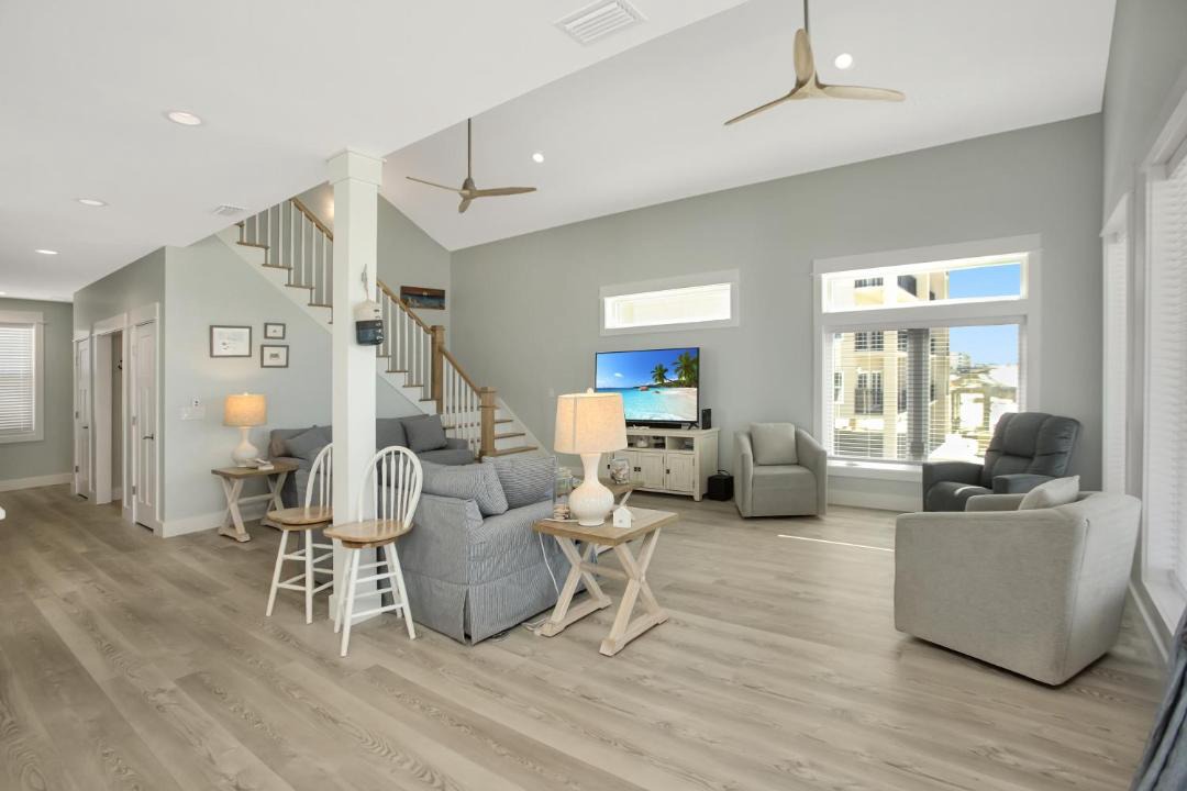 Photo of Livingroom in Mexico Beach