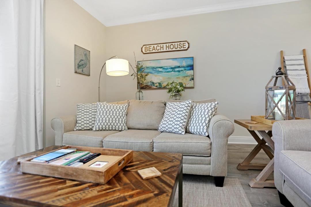 Photo of Livingroom in Mexico Beach