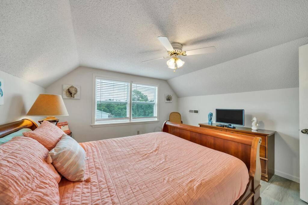 Photo of Bedroom in Laguna Beach Estates