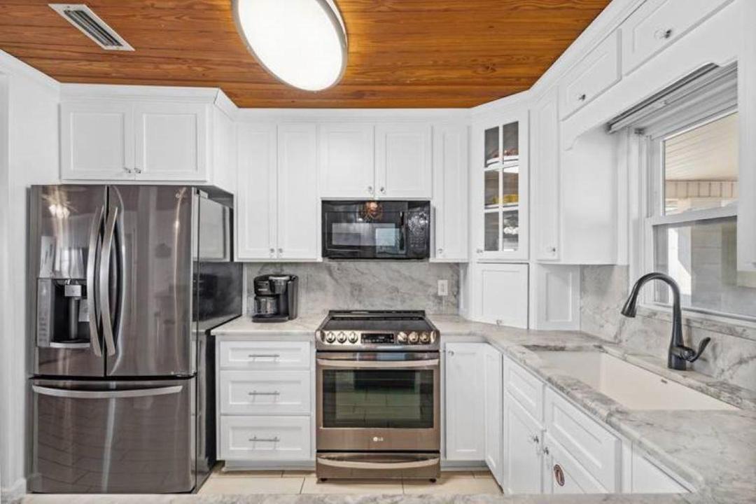 Photo of Kitchen in Kiska Beach