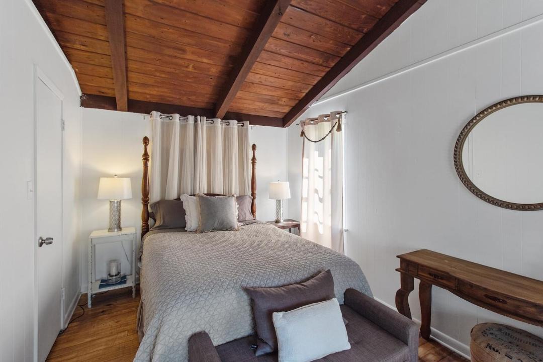 Photo of Bedroom in Shreveport
