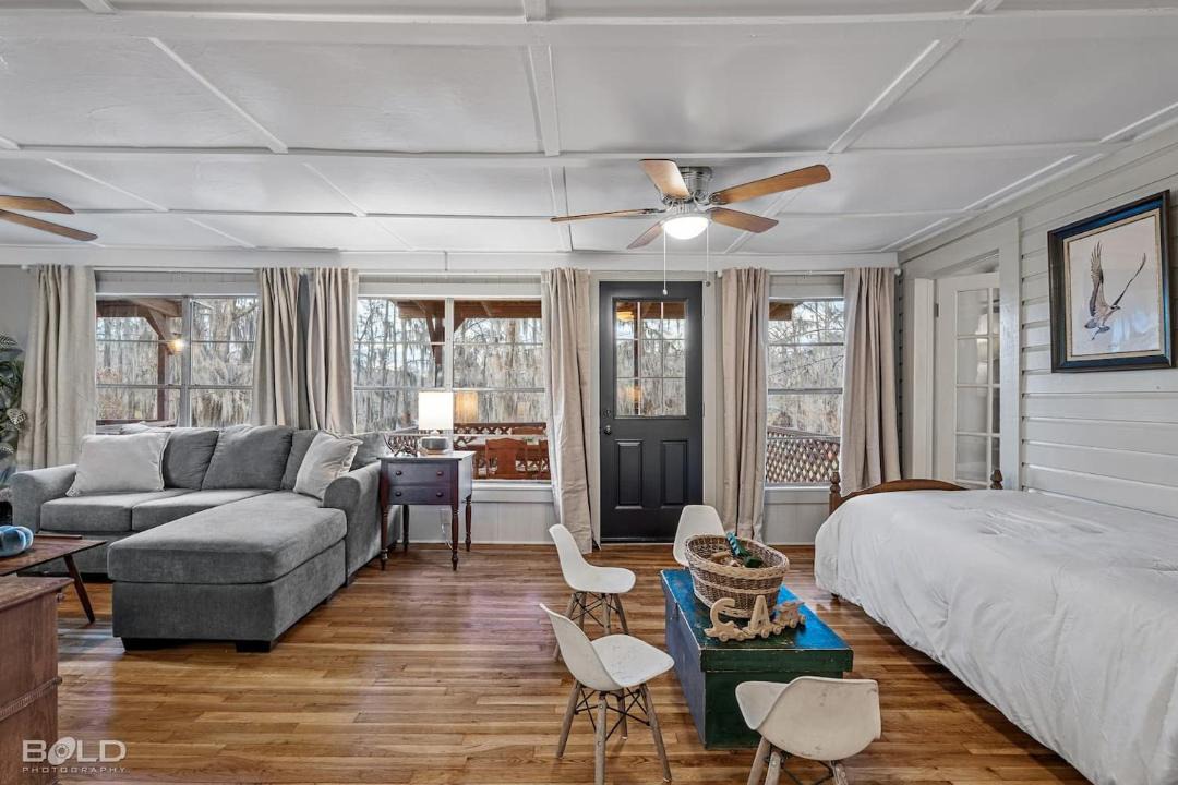 Photo of Bedroom in Uncertain