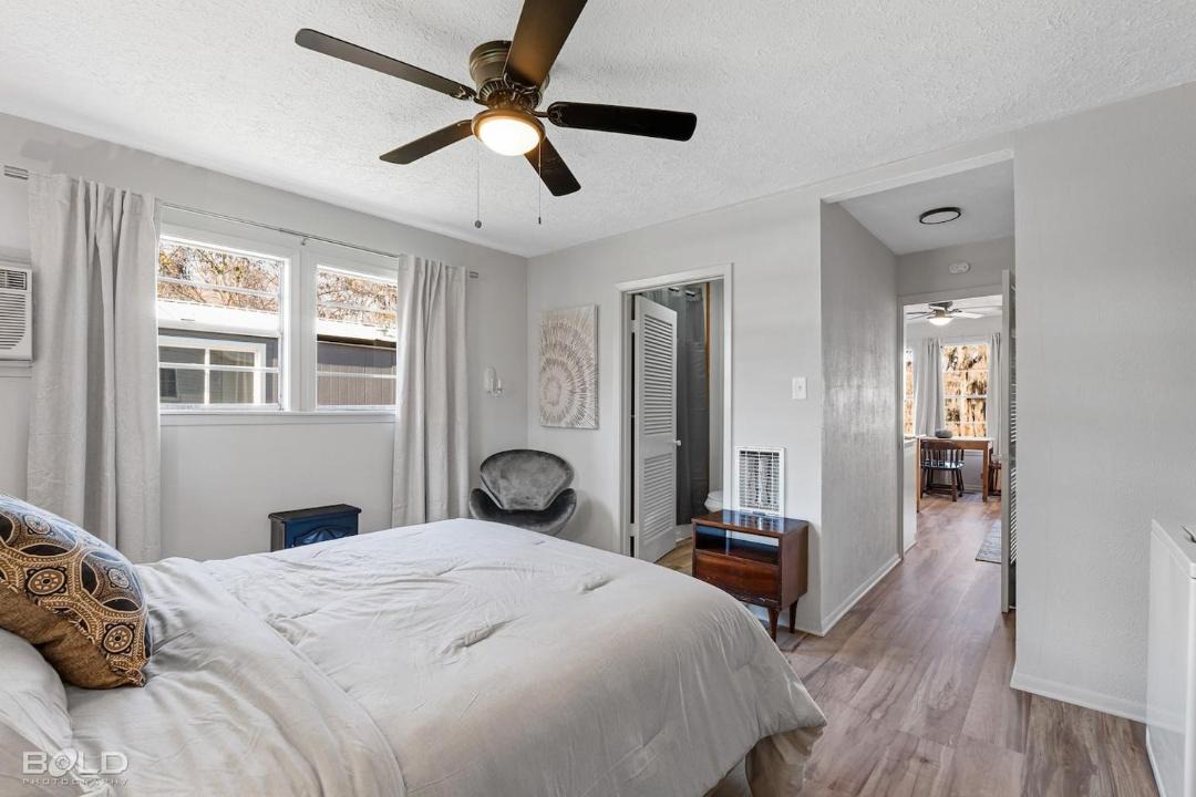 Photo of Bedroom in Uncertain