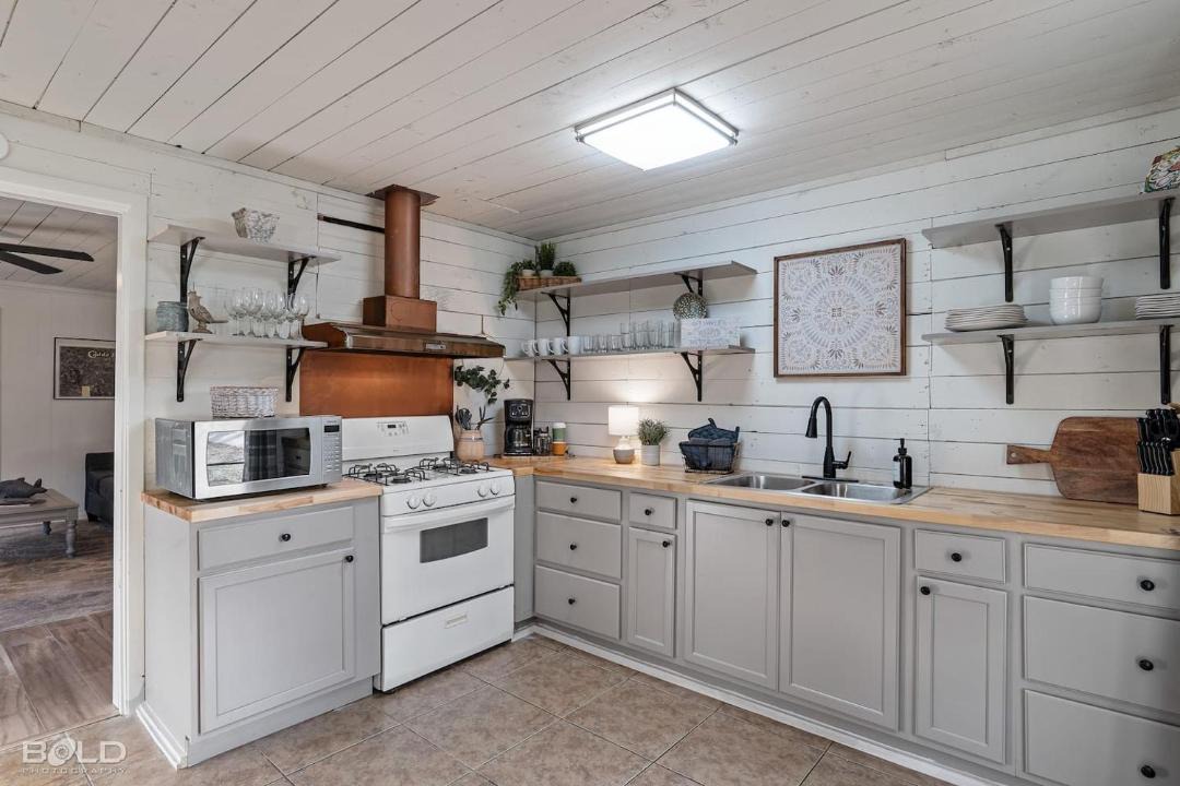 Photo of Kitchen in Uncertain