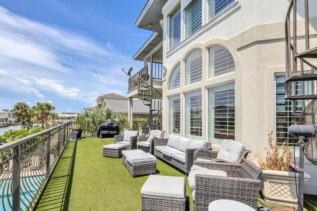 Photo of Patio Balcony in Holiday Isle