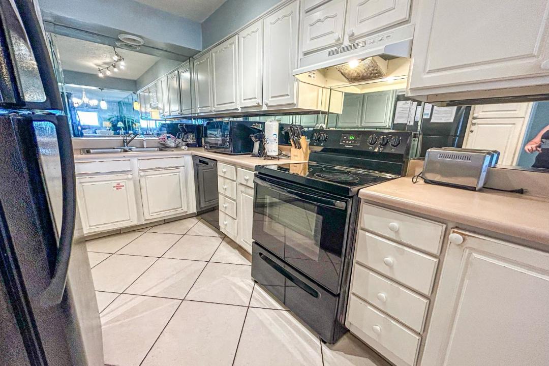 Photo of Kitchen in Biltmore Beach