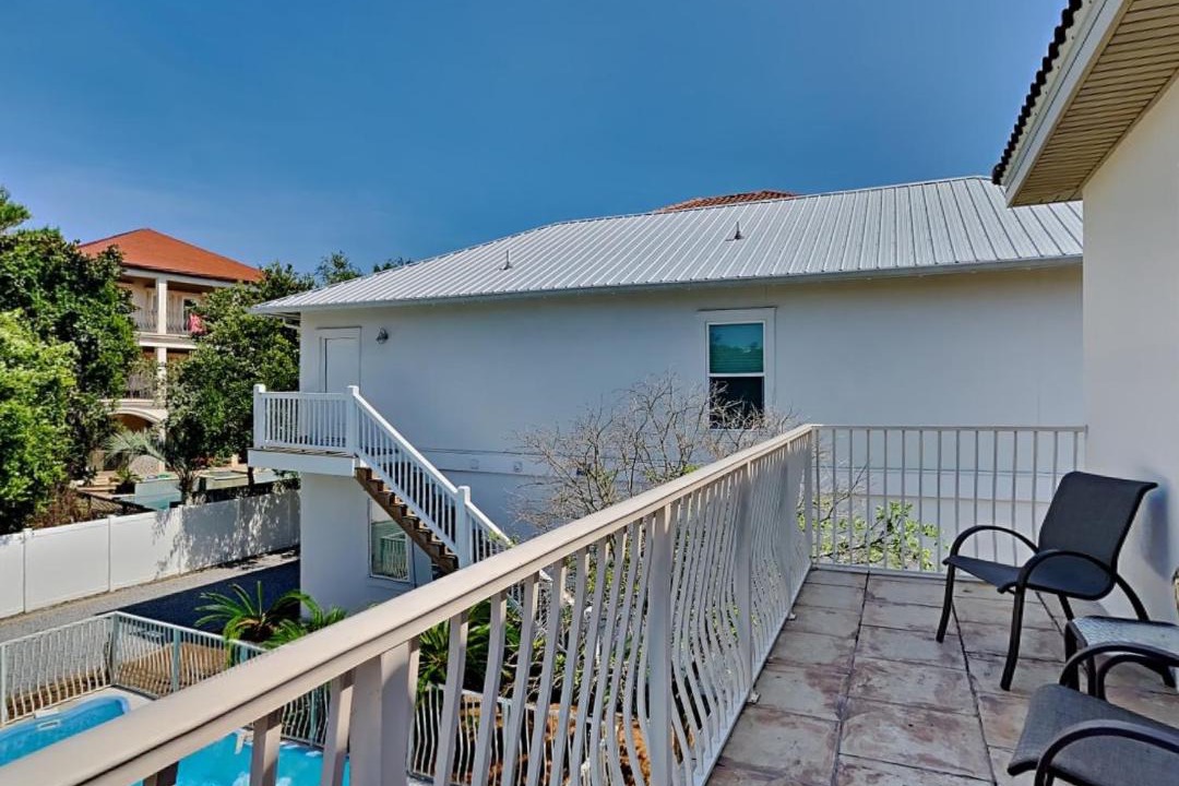 Photo of Patio Balcony in Emerald Waters Village