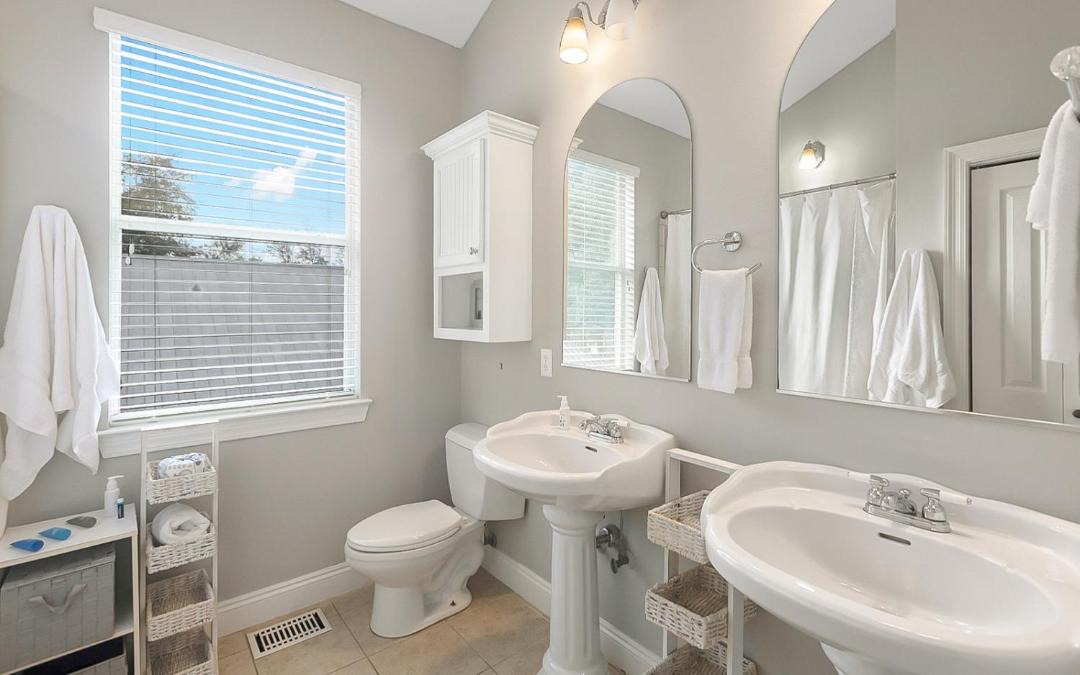 Photo of Bathroom in White's Gulfview