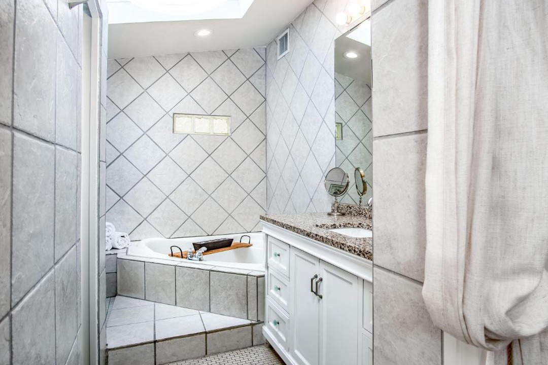 Photo of Bathroom in Midtown