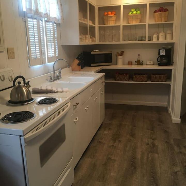 Photo of Kitchen in Laguna Beach Estates