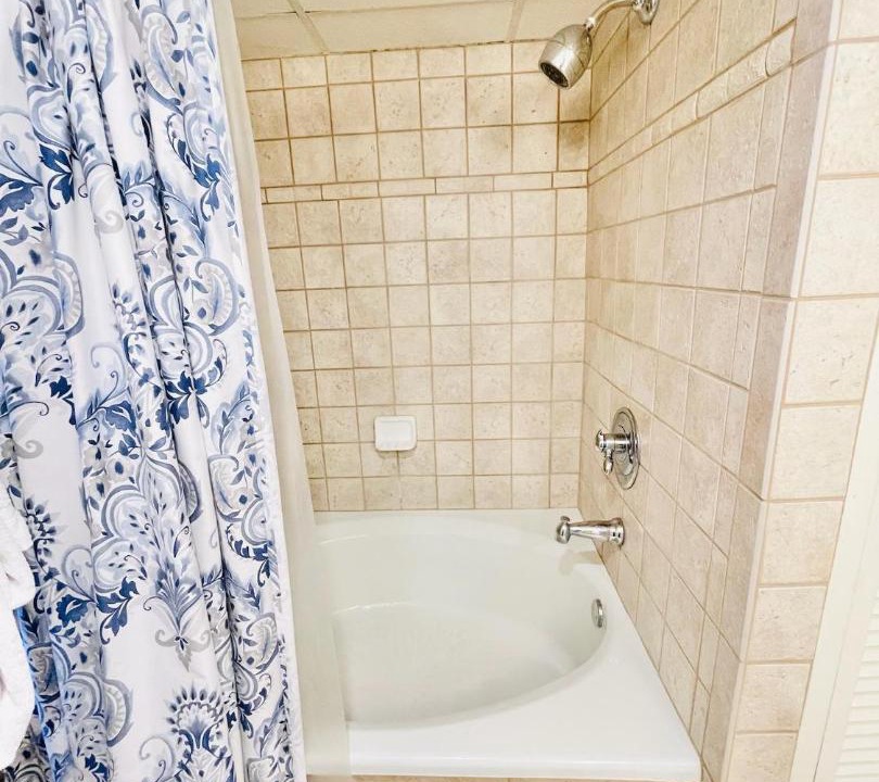 Photo of Bathroom in Holiday Isle