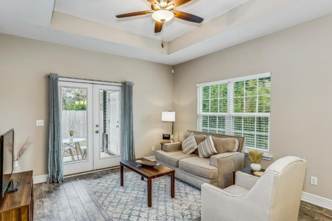 Photo of Livingroom in Ferry Pass