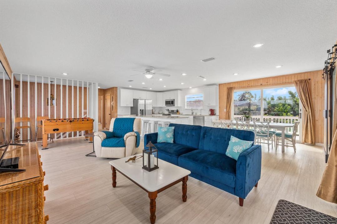 Photo of Livingroom in Butler Beach
