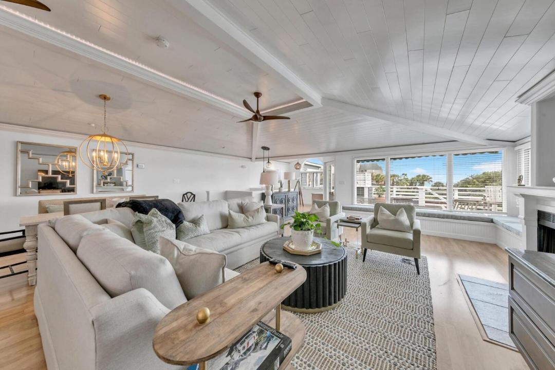 Photo of Livingroom in Crystal Beach