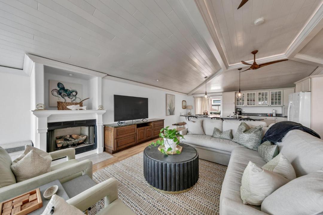 Photo of Livingroom in Crystal Beach