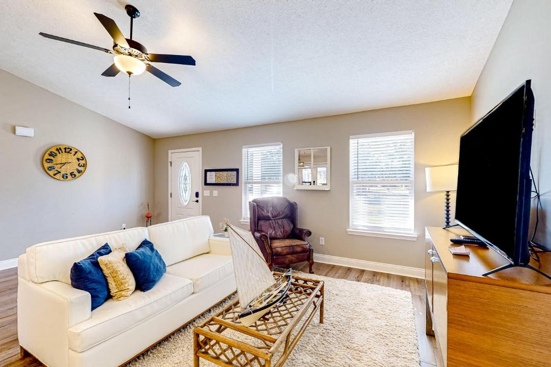 Photo of Livingroom in Pretty Bayou