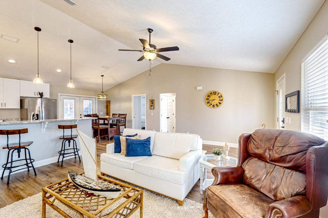 Photo of Livingroom in Pretty Bayou