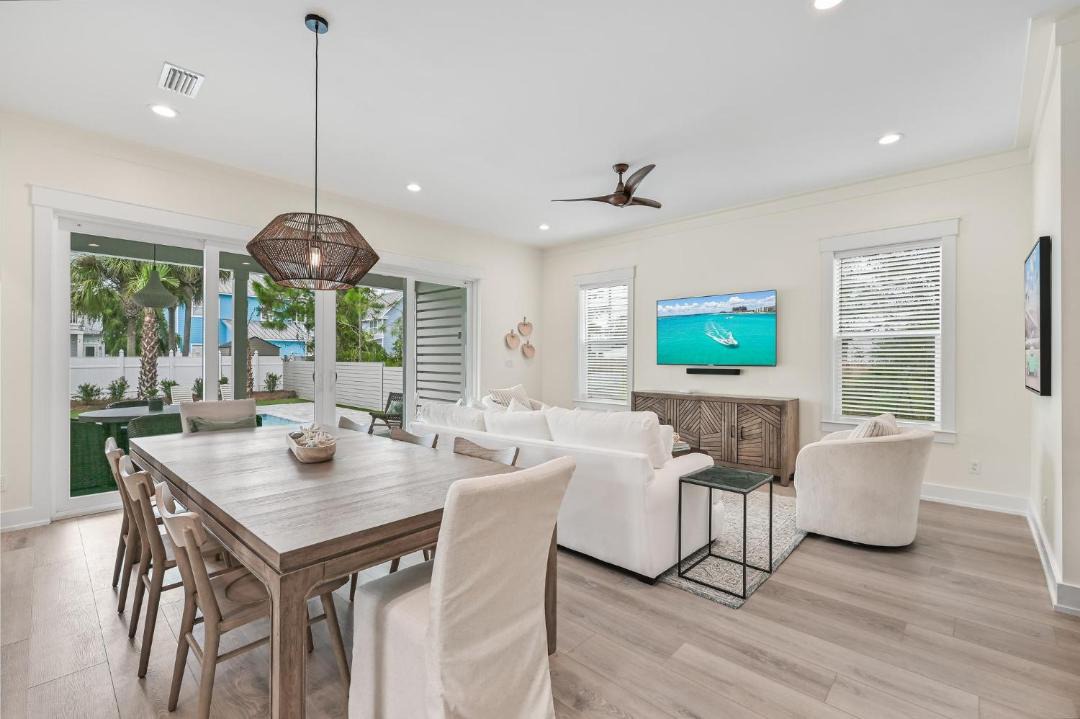 Photo of Livingroom in Village of Sugar Beach
