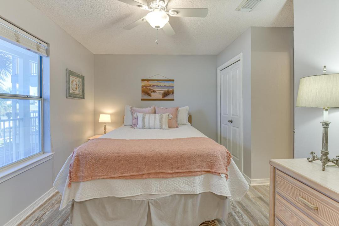 Photo of Bedroom in Crystal Beach