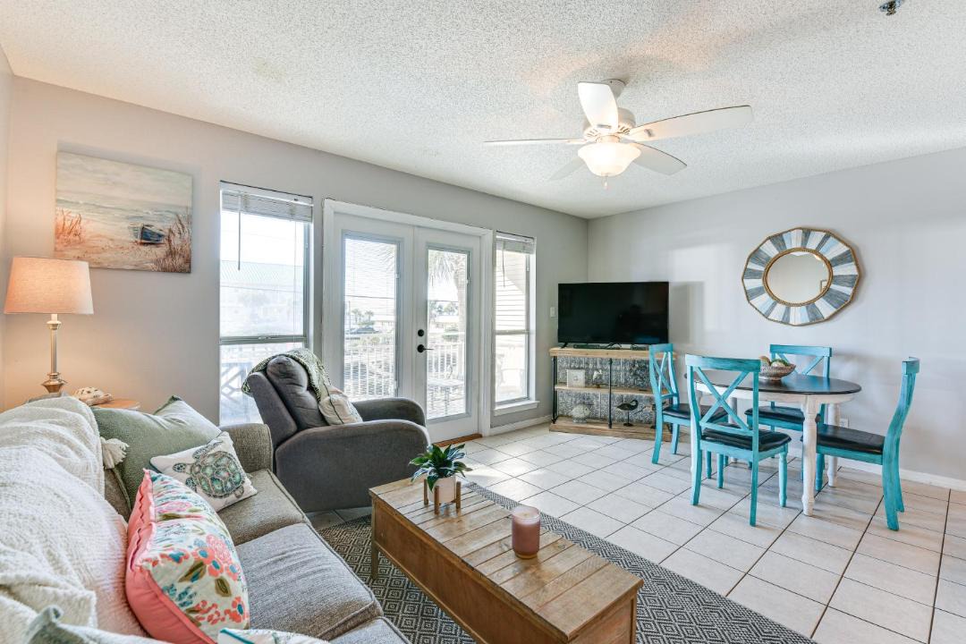 Photo of Livingroom in Crystal Beach