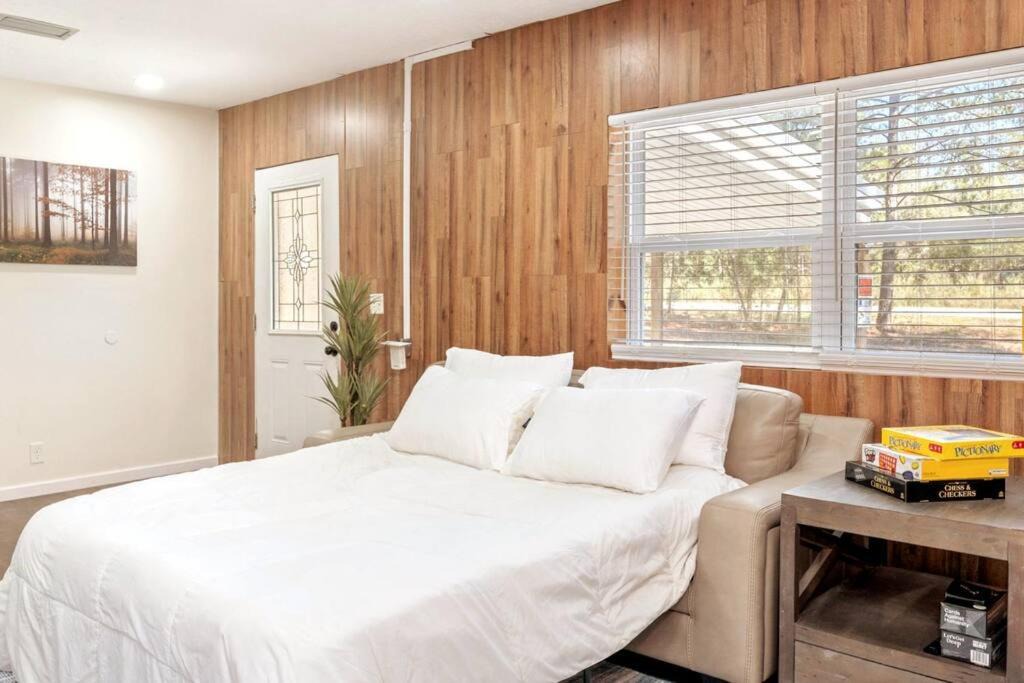 Photo of Bedroom in Holmes County