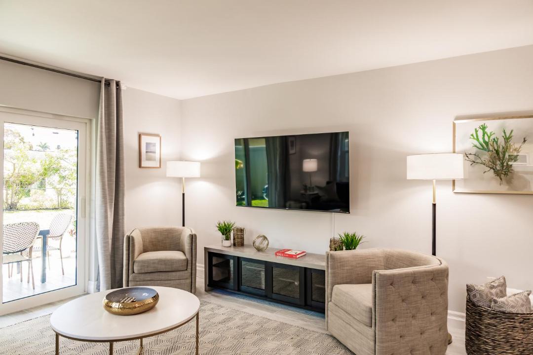 Photo of Livingroom in Naples Park