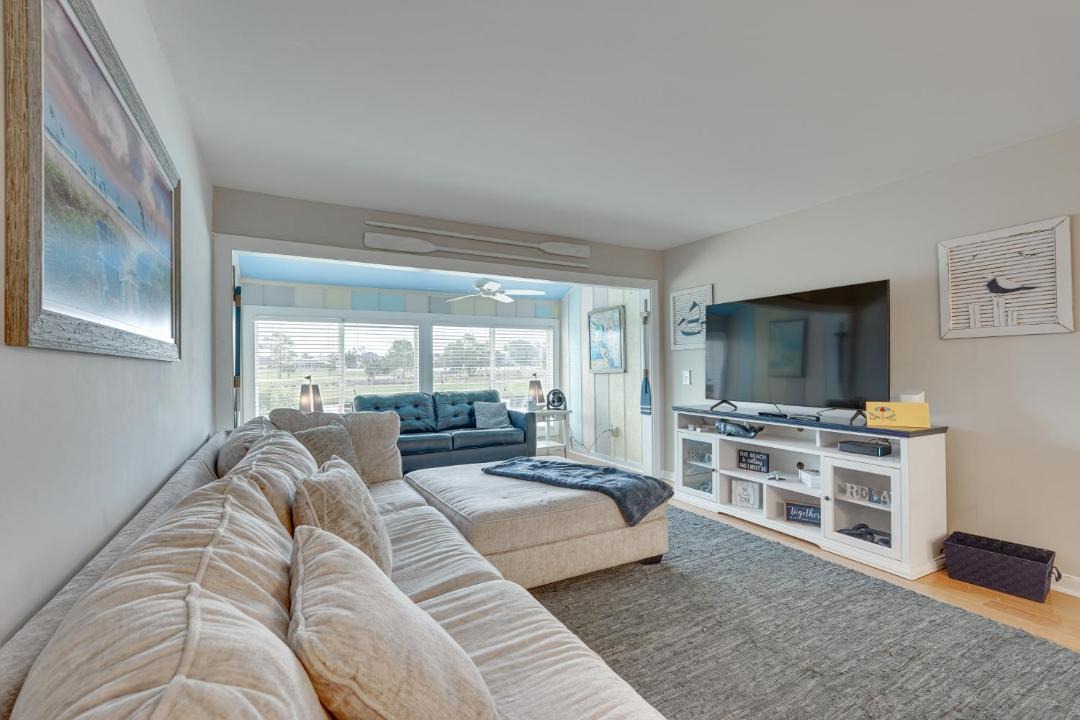 Photo of Livingroom in Upper Grand Lagoon