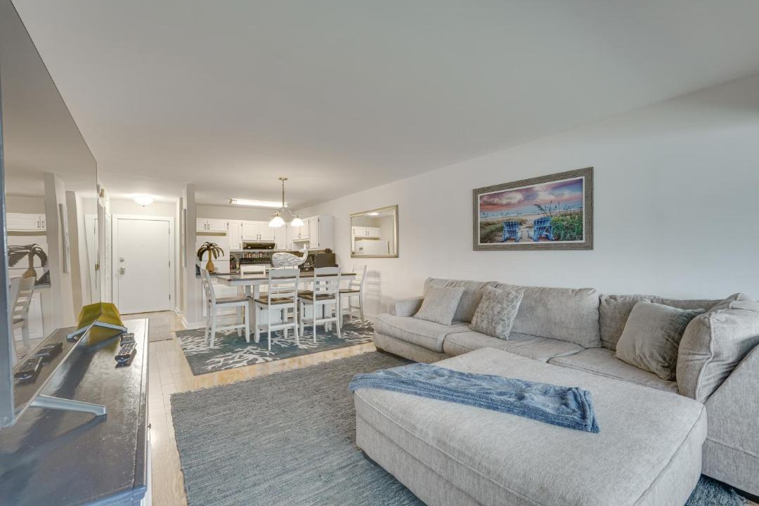 Photo of Livingroom in Upper Grand Lagoon