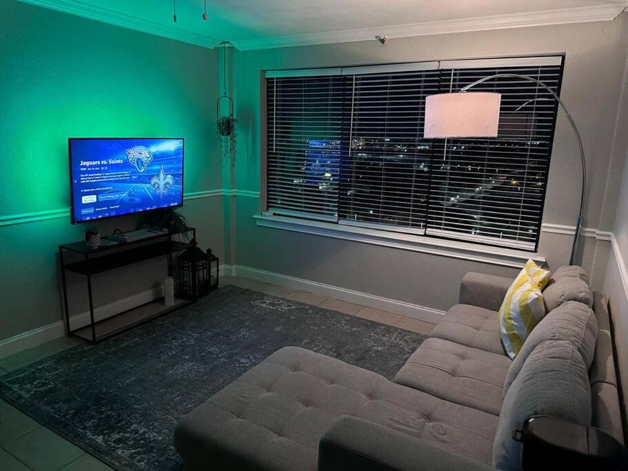 Photo of Livingroom in Downtown Jacksonville