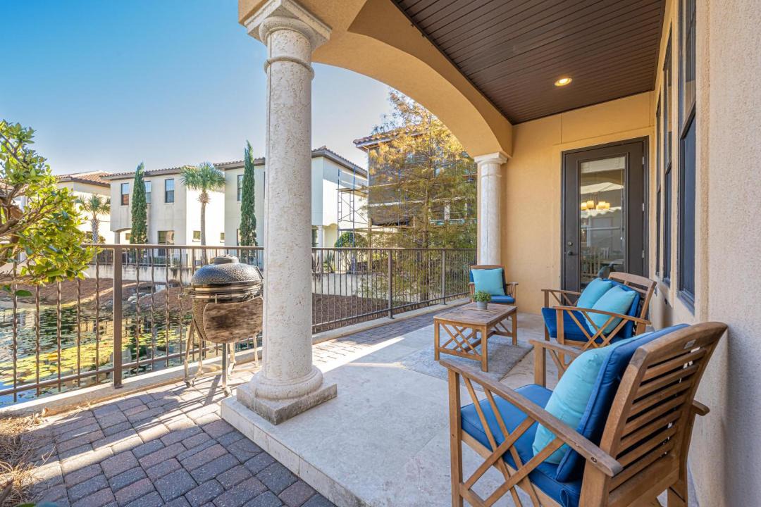 Photo of Patio Balcony in Villa Lago