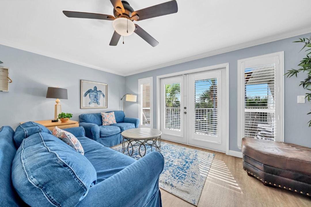 Photo of Livingroom in Gulf Place
