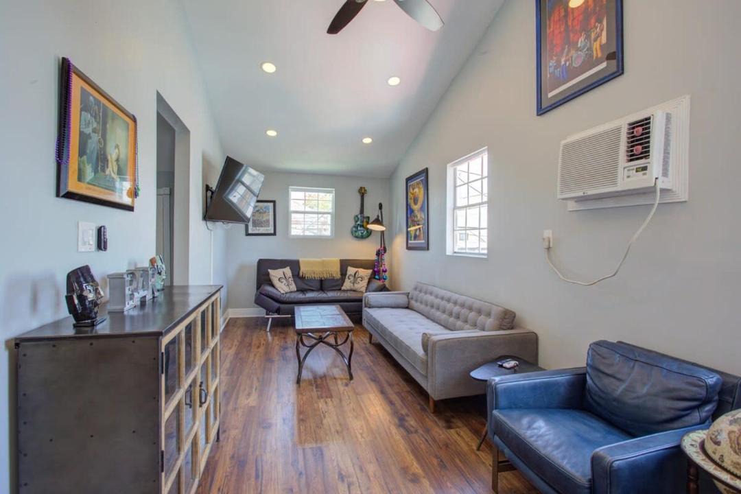 Photo of Livingroom in Mid-City