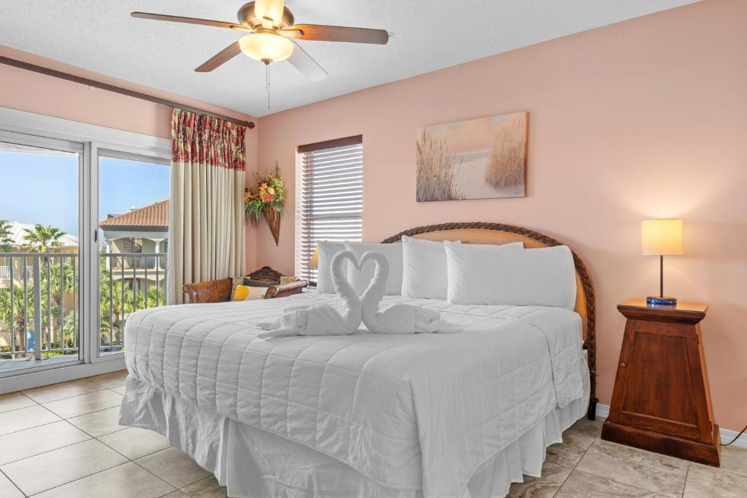 Photo of Bedroom in Miramar Beach