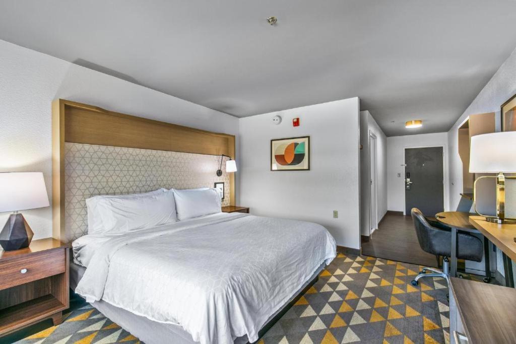 Photo of Bedroom in Lucedale