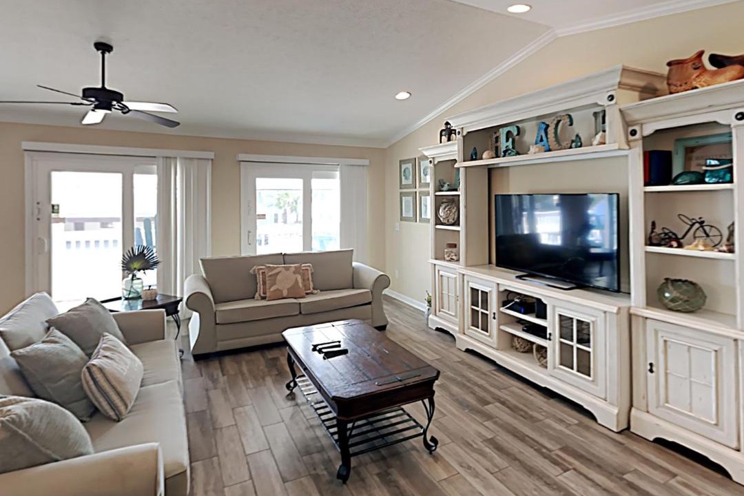 Photo of Livingroom in Miramar Beach