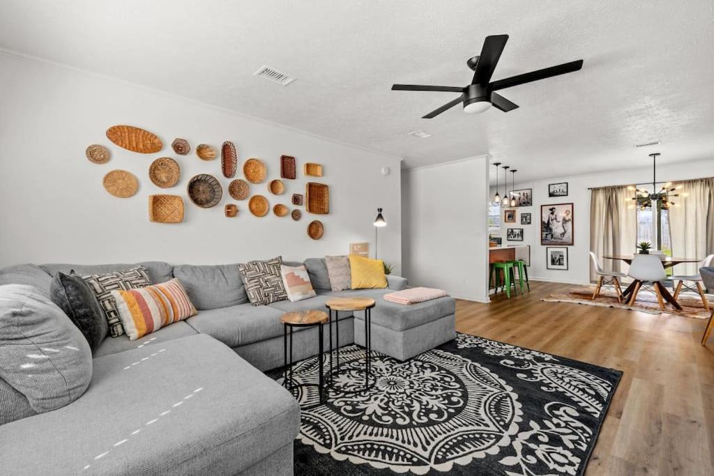 Photo of Livingroom in Lynn Haven