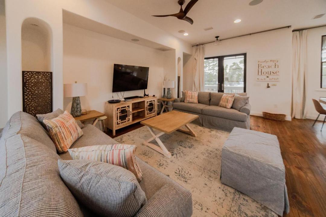 Photo of Livingroom in Dune Allen Beach