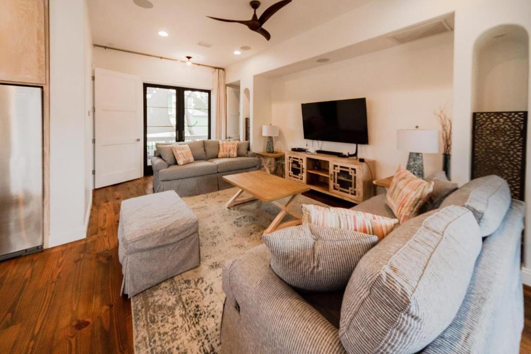 Photo of Livingroom in Dune Allen Beach