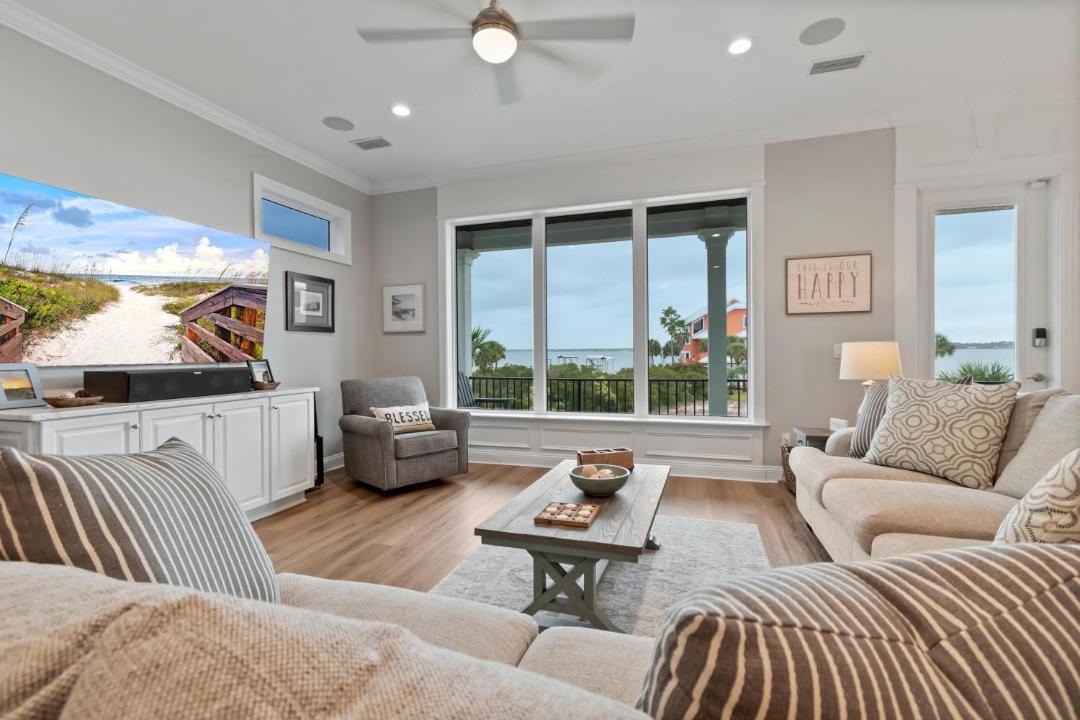 Photo of Livingroom in Caribbean Isle