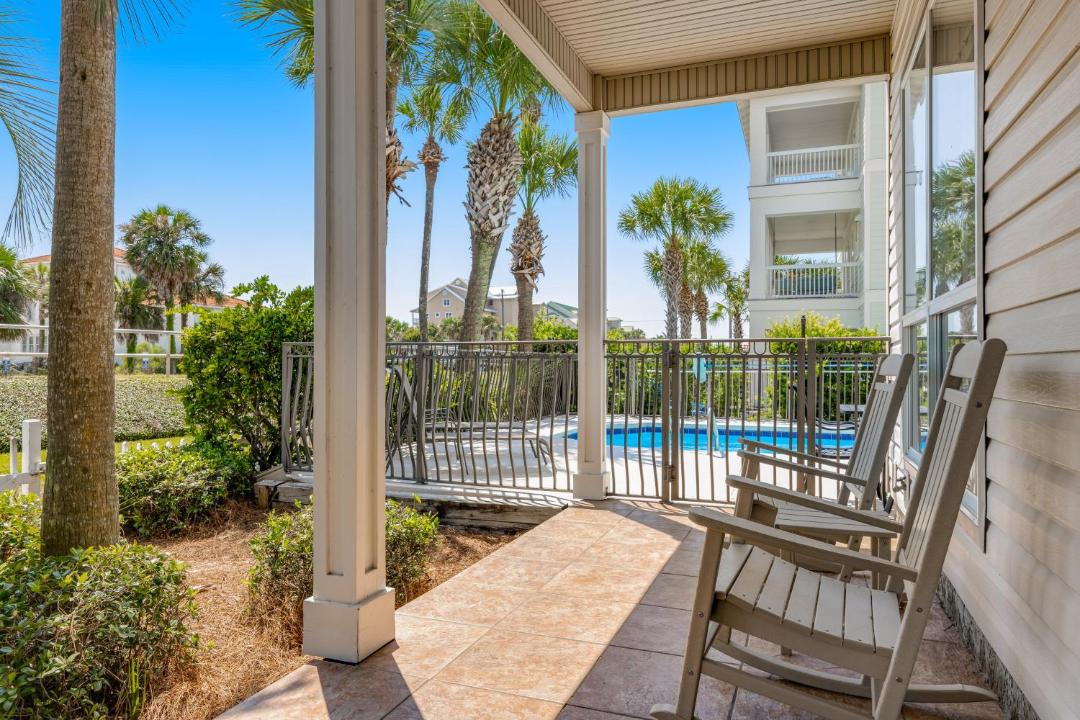Photo of Patio Balcony in Crystal Shores