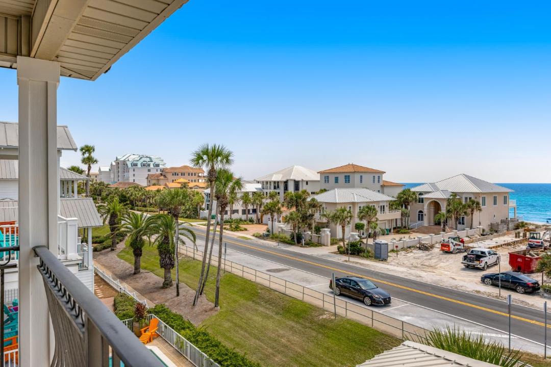 Photo of Patio Balcony in Crystal Shores