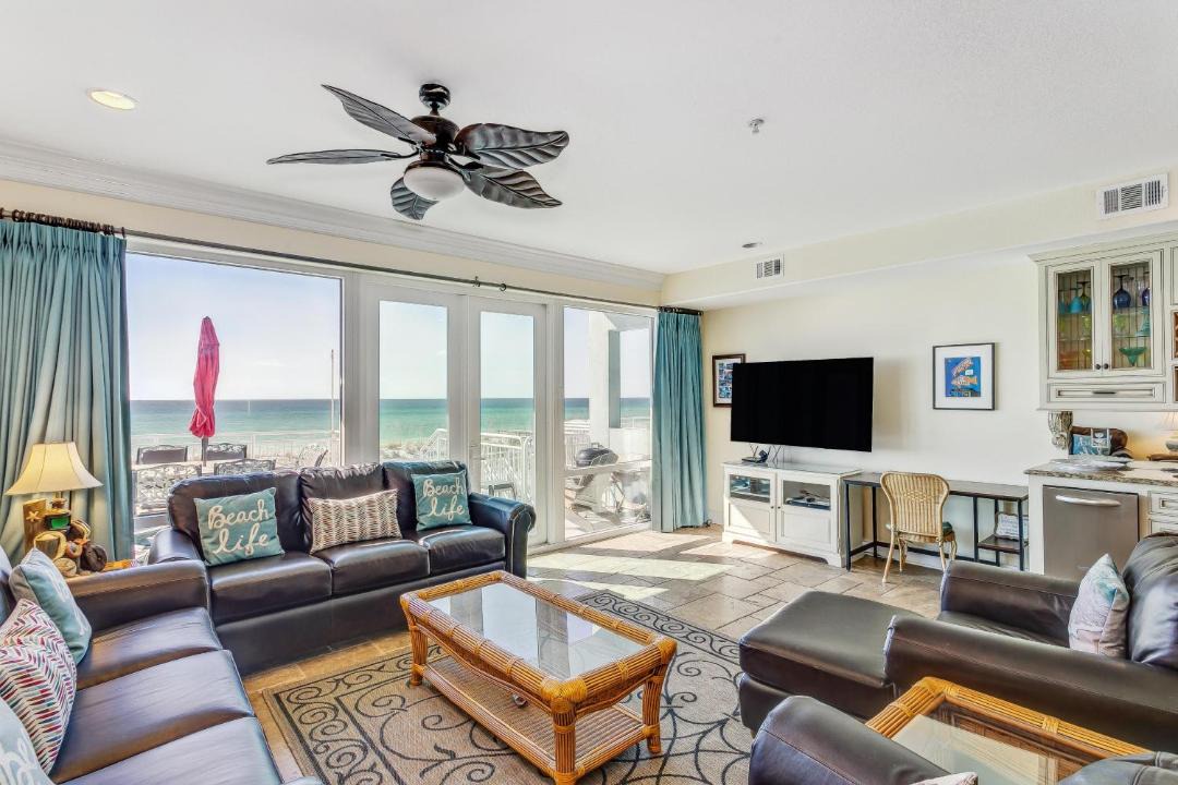 Photo of Livingroom in White Sands First