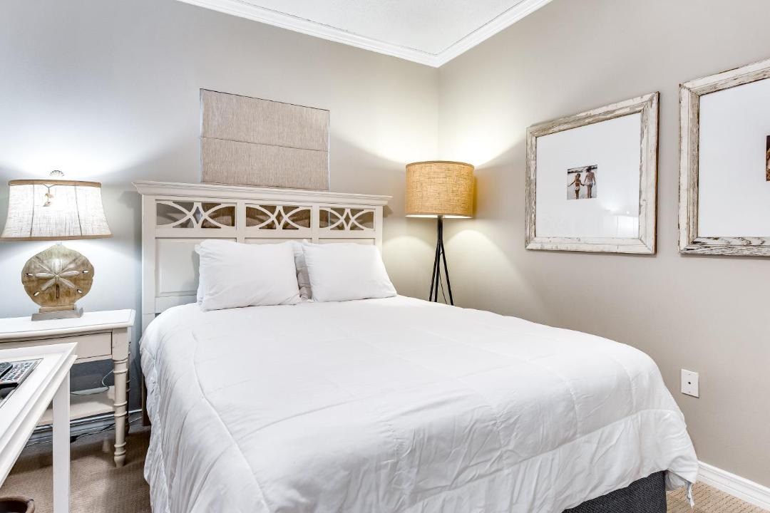 Photo of Bedroom in Pensacola Beach