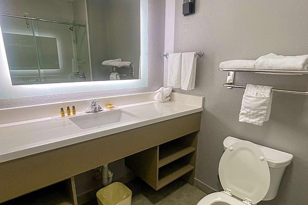 Photo of Bathroom in El Lago