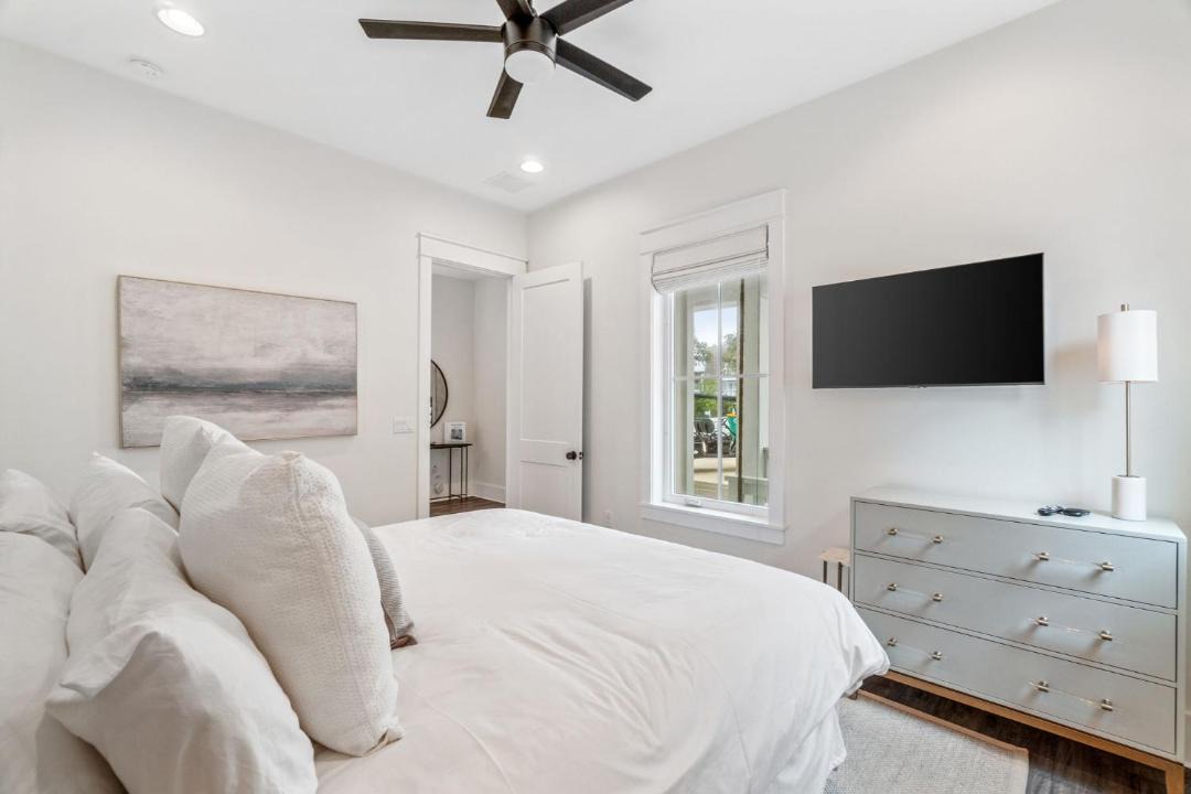 Photo of Bedroom in Crystal Beach