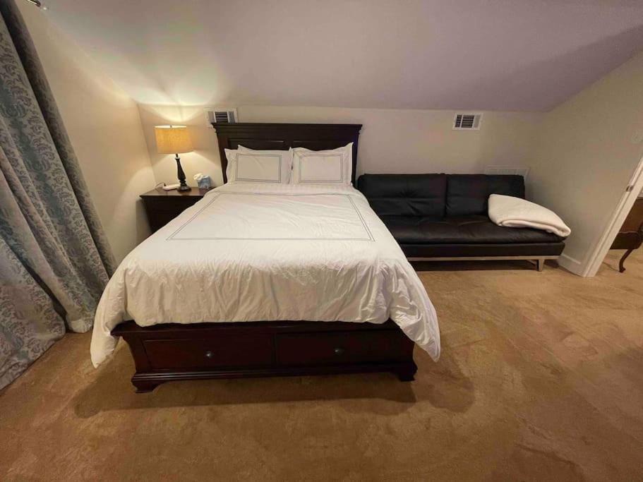 Photo of Bedroom in Mid City South